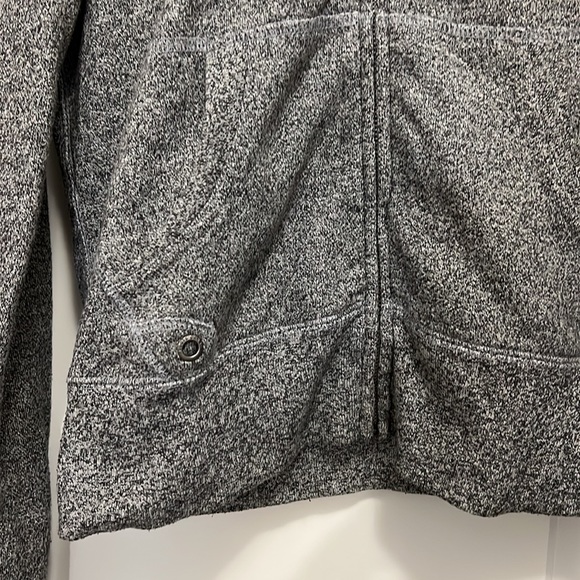 Roots zip up hoodie size medium - Picture 3 of 6